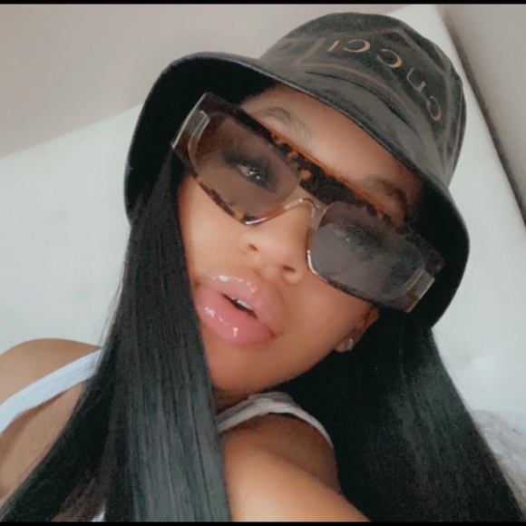Jacquemus Sunglasses - Picture 1 of 7